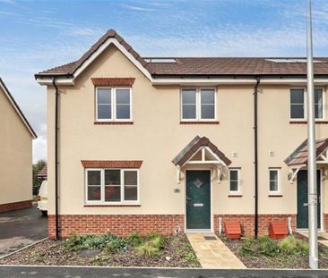 4 bedroom semi-detached house to rent - Photo 1