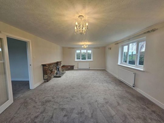 5 bedroom detached house to rent - Photo 1