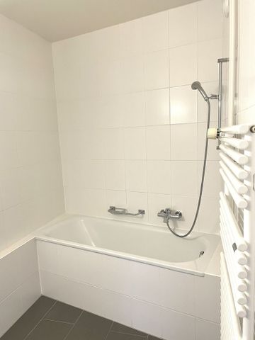 Proche Aéroport et organisations internationales - Foto 4