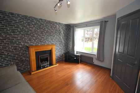 3 bedroom End of terrace house to rent in Somervyl Avenue, Longbenton, Newcastle upon Tyne NE12 - Photo 3