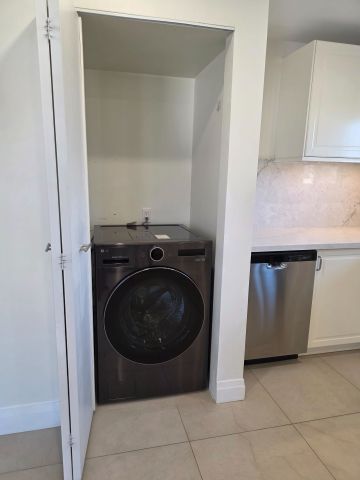 For Lease - 660A Chipmunk Street, Pickering, Ontario - Photo 4