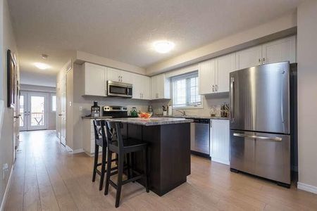 For Lease - 3200 Singleton Avenue Unit# 38, London South, Ontario - Photo 3