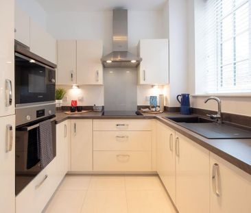 1 bedroom retirement property to rent - Photo 2