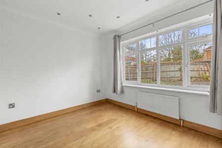 4 bedroom detached house to rent - Photo 5