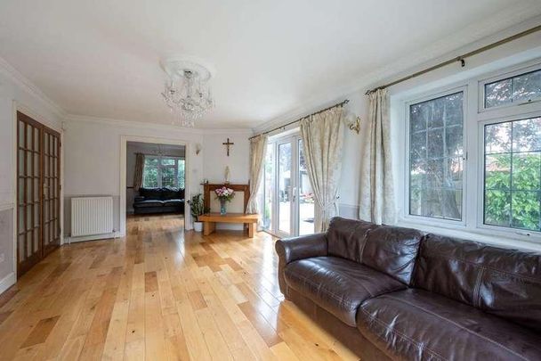 Windermere Avenue, Merton, SW19 - Photo 1