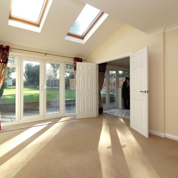 4 bedroom detached house to rent - Photo 1