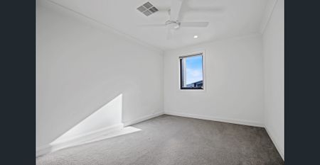 “Sea Change Dream Home” - Photo 4