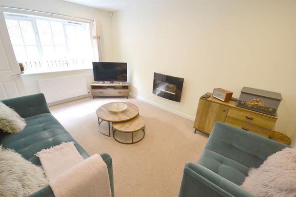 3 bedroom terraced house to rent - Photo 1