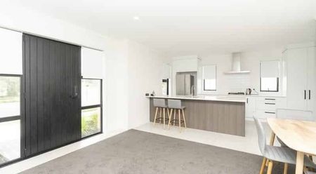 Three Bedroom/2 Bathrooms Townhouse Queenwood - Photo 3