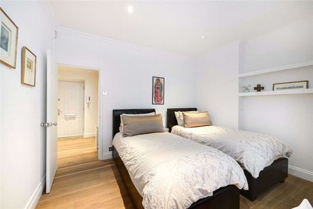 Two bedroom, two bathroom duplex flat in a sought after location. - Photo 5