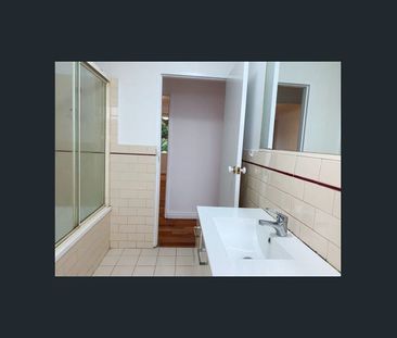 Just a stroll to Hadfield station!! - Photo 6