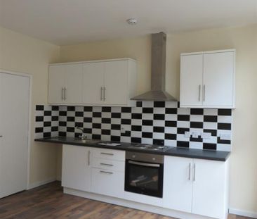 1 bedroom Flat To Let - Photo 3