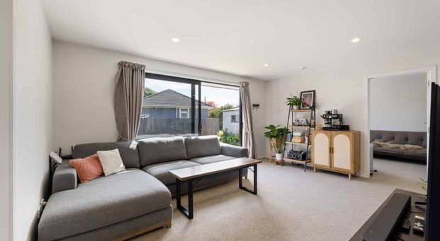 Sun soaked north-facing - Photo 1