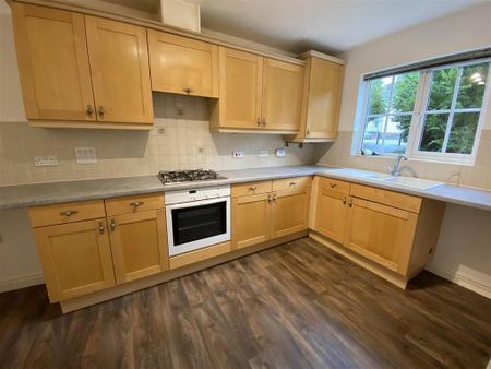 3 bedroom terraced house to rent - Photo 5