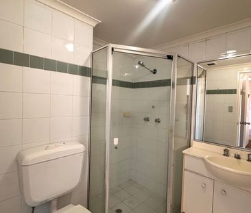 Two Bedroom Apartment in Prime Location - Photo 5