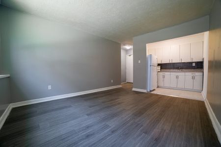 For Lease - 2369 Lake Shore Boulevard Unit# 111, Toronto, Ontario - Photo 5