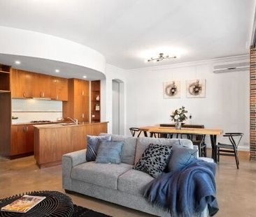 West Perth - Photo 1