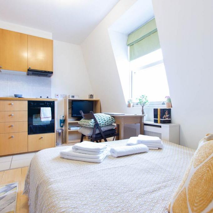 Flat 23 Penywern Road, Earls Court SW5 9SX - Photo 1