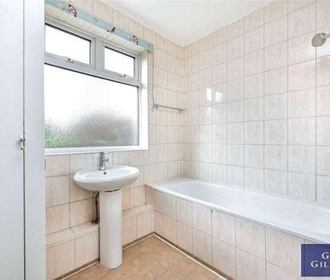 Beaulieu Drive, Pinner, Middlesex, HA5 - Photo 2