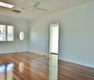 Polished Timber Floors - Convenient Location - Photo 1