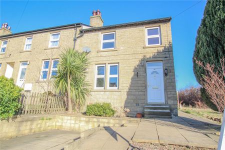 3 bedroom end of terrace house to rent - Photo 4