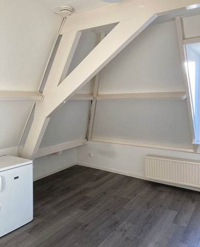 Te huur in Roosendaal: een kamer voor 1 werkende of studerende huurder - Photo 2