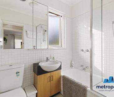 BOTANICAL GARDEN BEAUTY! - Photo 3