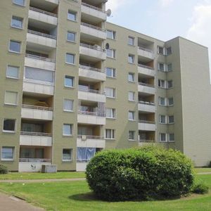 Platz für die Familie: Sanierte weitläufige 3-Zimmer-Wohnung - Photo 2