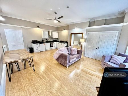 1 bedroom flat to rent - Photo 2