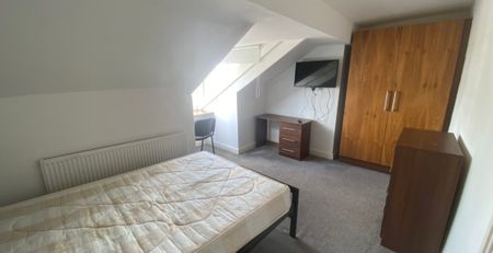 Delph Mount, Woodhouse, Leeds, LS6 2HS - Photo 2