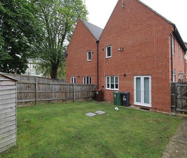 3 bedroom semi-detached house to rent - Photo 3