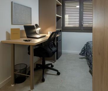 Carrer de Sant Donís, Valencia, Valencian Community 46003 - Photo 1