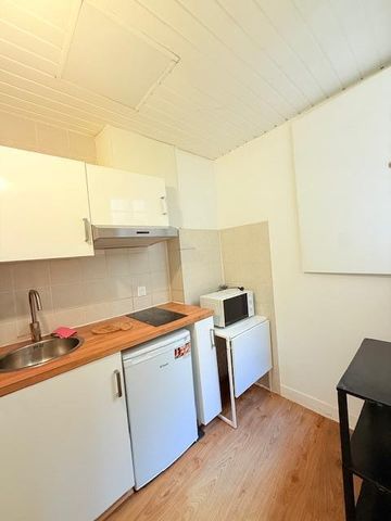 Location Appartement 1 pièce 27m² BORDEAUX 33000 - Photo 3