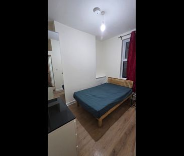 Room in a Shared House, Fleeson Street, M14 - Photo 3
