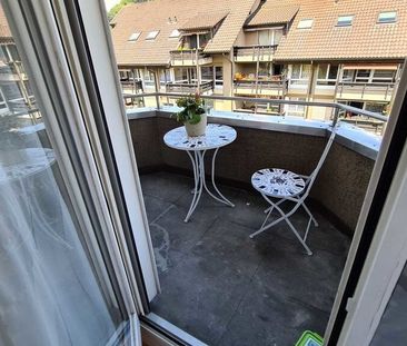 Grosszügige Dachwohnung mit Balkon! - Photo 4