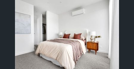 Incredible 3 bedroom 2 bathroom townhouse - Photo 2