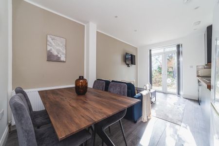 2 bedroom ground floor flat to rent - Photo 2