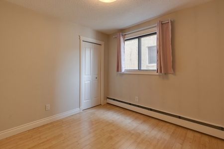 4 - 2407 17 St SW, Calgary - Photo 3