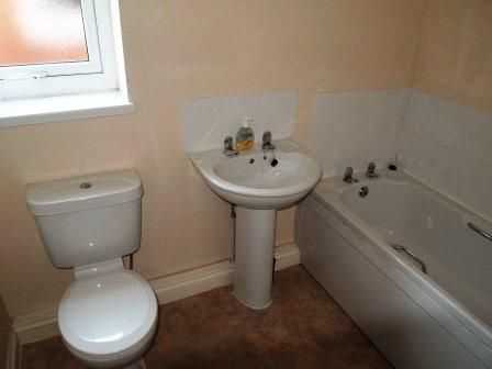 3 bedroom terraced house to rent - Photo 5