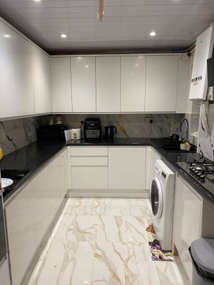 Room in a Shared House, Lindbridge Road, NG8 - Photo 1