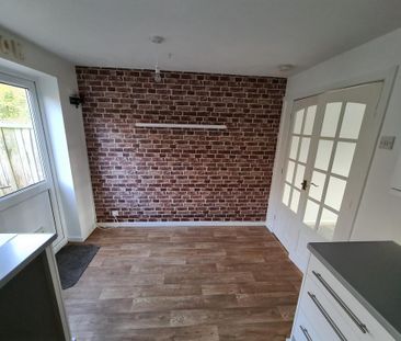 2 bedroom semi-detached house to rent - Photo 2