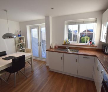 3 bedroom semi-detached house to rent - Photo 5