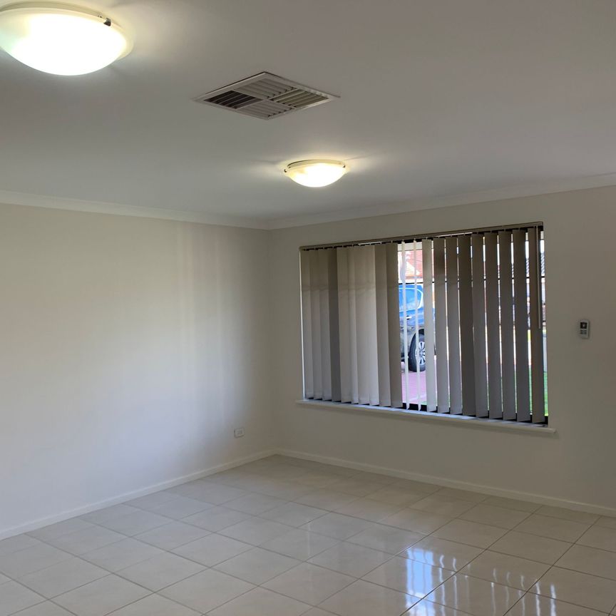 Spacious Family Living Awaits in Canning Vale – No Registration Needed for Home Open&excl; - Photo 1