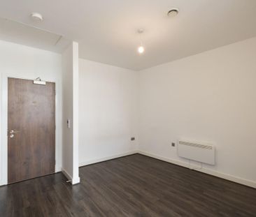 Studio to rent - Photo 2