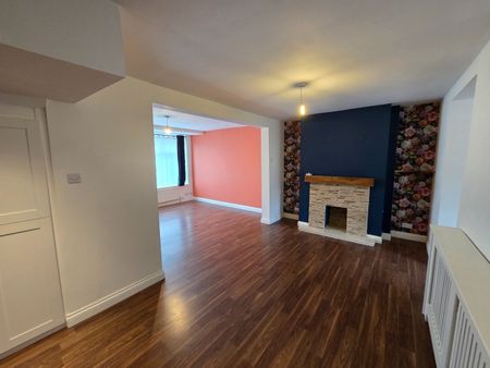 3 Bed Terraced House, North Clifden Lane, M7 - Photo 2