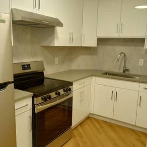 Newly Renovated 1 Bdrm and Den apartment for rent. Rent is $1,895 - Photo 2