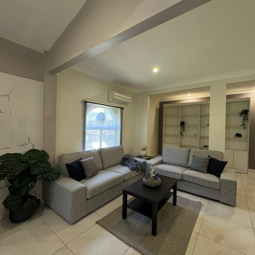 Toongabbie - Photo 1