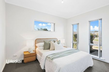 Stylish 3-Bedroom Home in Orleana Waters � Modern Living with Comfort & Convenience - Photo 2