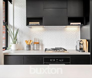 Stunning, Executive 2 Bedroom, 2 Bathroom Townhouse! - Photo 2