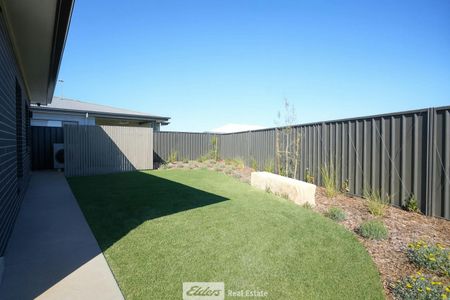 Stylish Three Bedroom Home in a Sought After Location - Photo 4